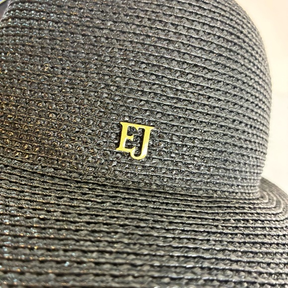 Eric Javits | Black Wide Brimmed Packable Hat SPF 50 - Picture 6 of 6